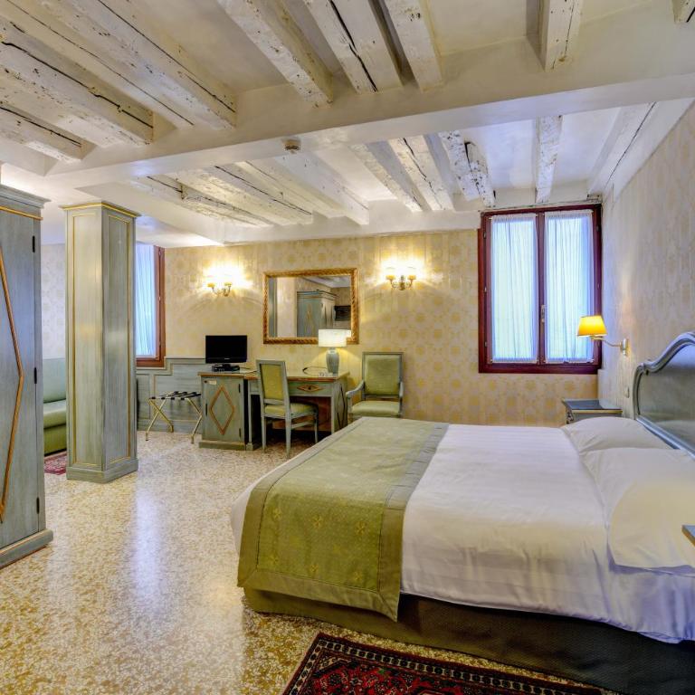 Locanda La Corte - Camera Matrimoniale/Doppia con Letti Singoli con Vista Canale - 5