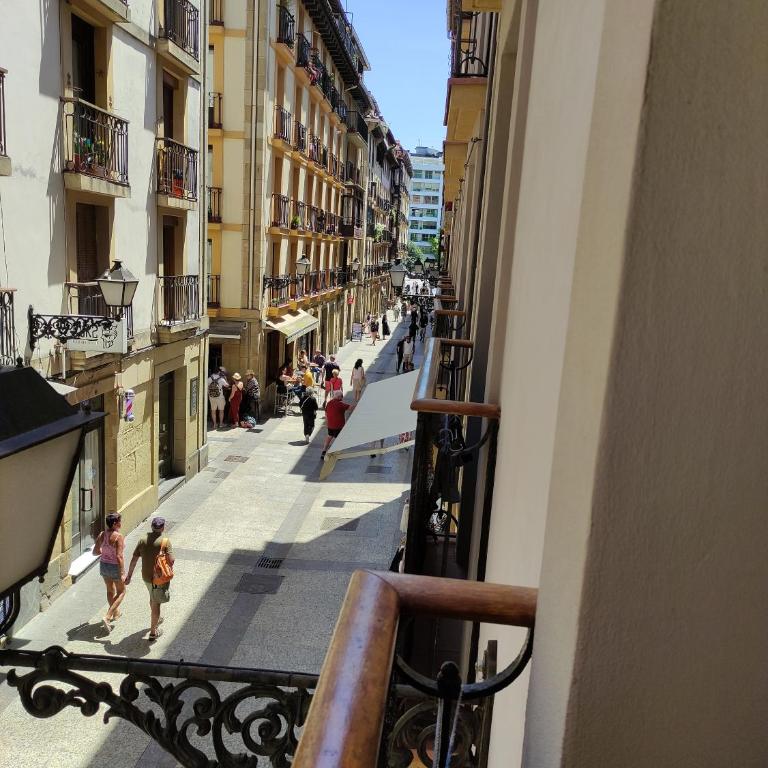 Pension AlojaDonosti - Habitación Doble con baño privado - 6