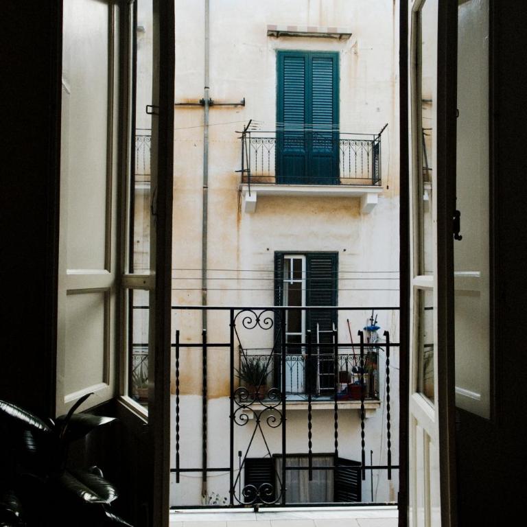13 Open House - Camera Matrimoniale con Balcone - 10