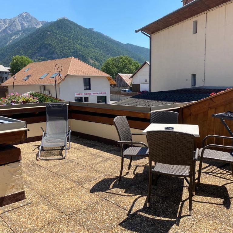 Logis Hôtel Les Autanes & Spa - Chambre Double avec Terrasse - Bâtiment Annexe - 3