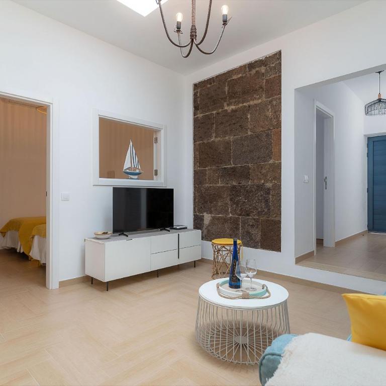Vista al Muelle by HH - Two-Bedroom Apartment - 9