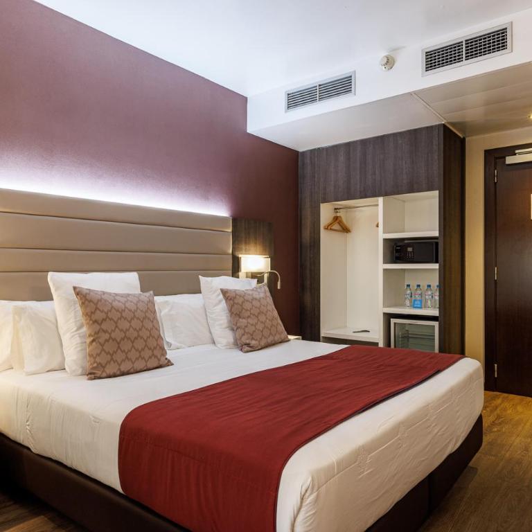 Hotel Ronda Lesseps - Family Deluxe Room - 2