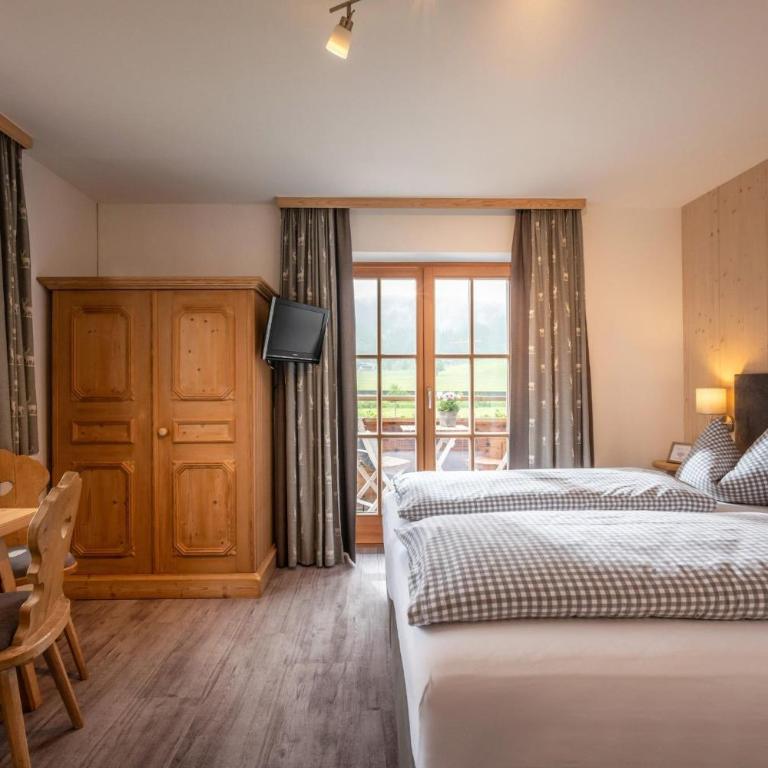 Pension Edelweiss - Doppelzimmer mit Dusche - 23
