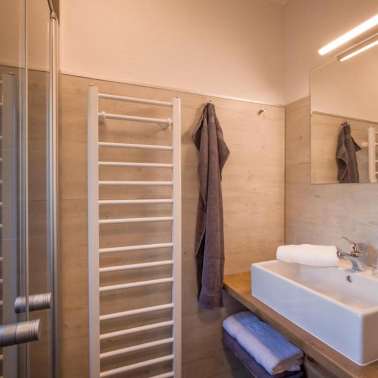 Pension Edelweiss - Doppelzimmer mit Dusche - 16