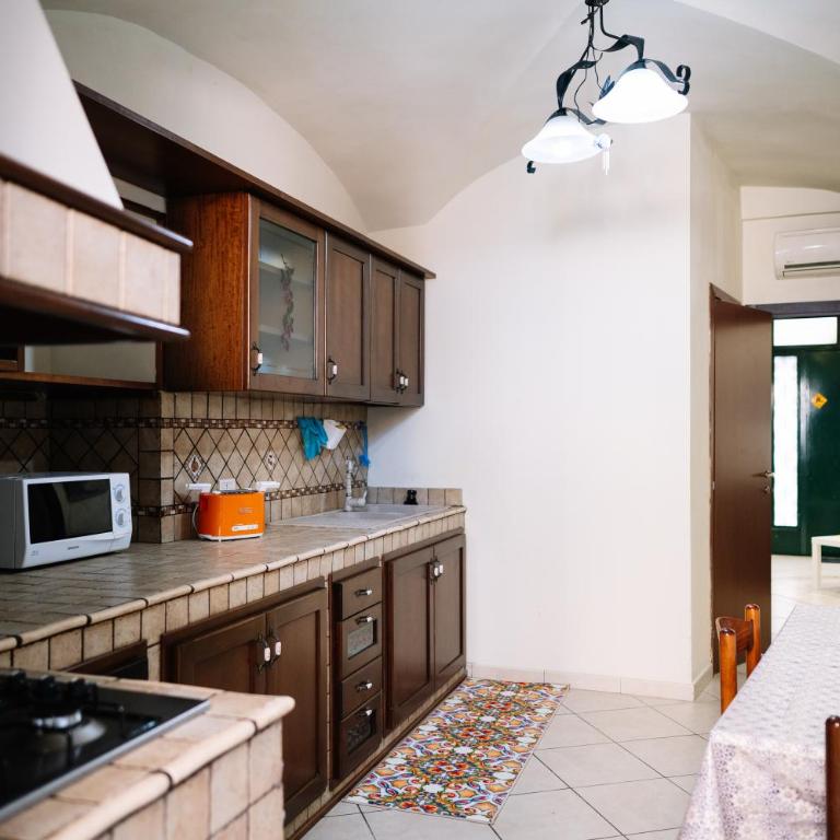 Groove House - One-Bedroom House - 1