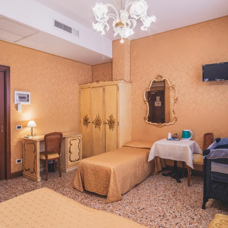 Hotel Al Malcanton - Camera Tripla Comfort - 2