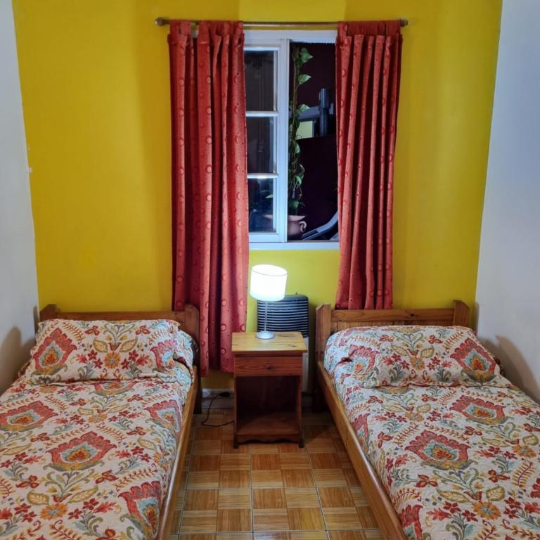 Hostel Estoril - Habitación Doble con baño - 2 camas - 1