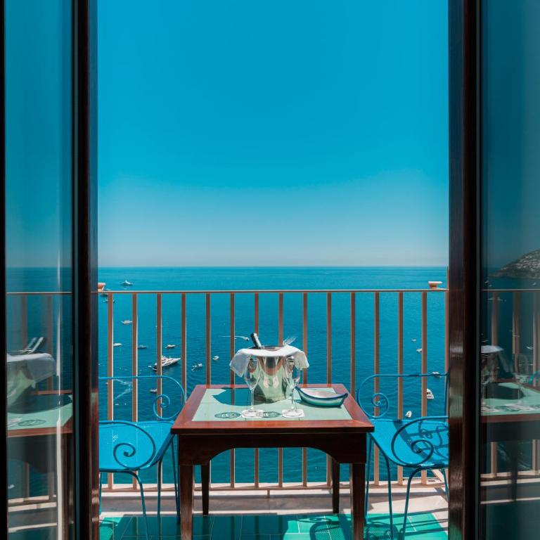 Villa Nettuno - Camera Deluxe Matrimoniale/Doppia con Letti Singoli con Vista Mare - 8