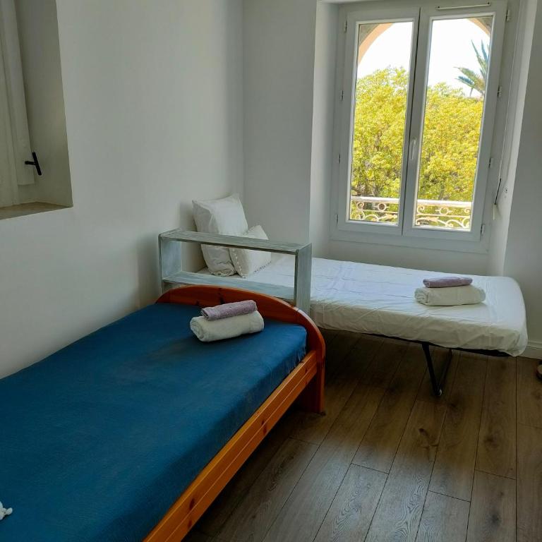 3 rooms, 2 bathrooms, in a villa. Lightfull, quiet and charm - Appartement 3 Chambres - 4