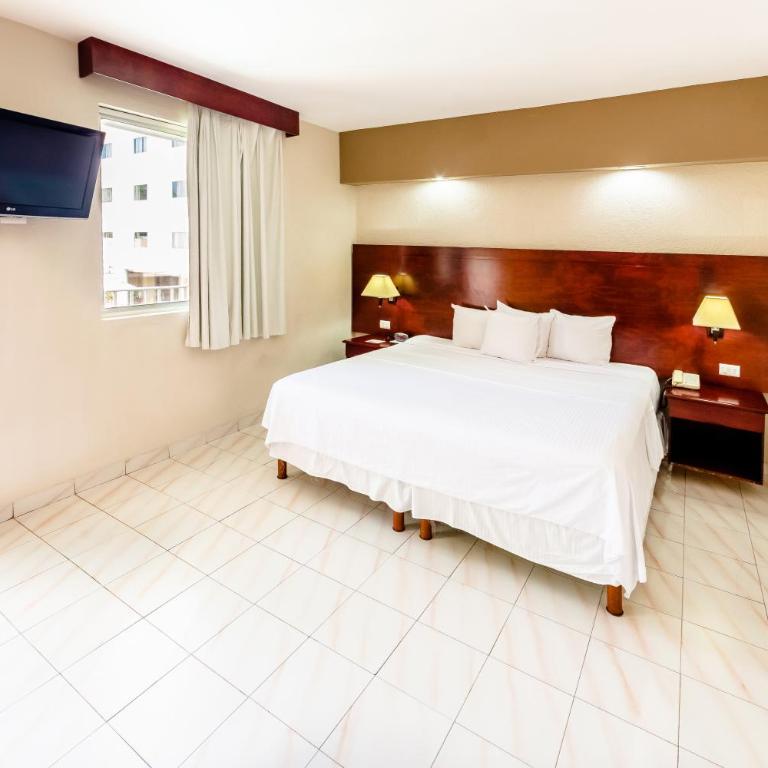 Hotel Maria del Carmen - Standard King Room - 5