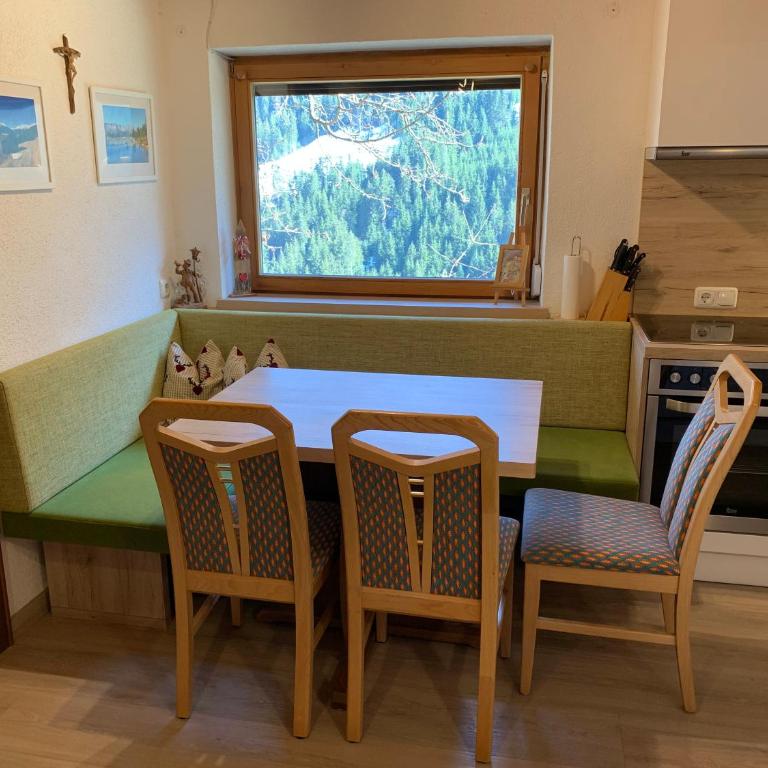 Apart Bella Vista - Wohnung und Garni - Apartment mit 2 Schlafzimmern und Bergblick - 1