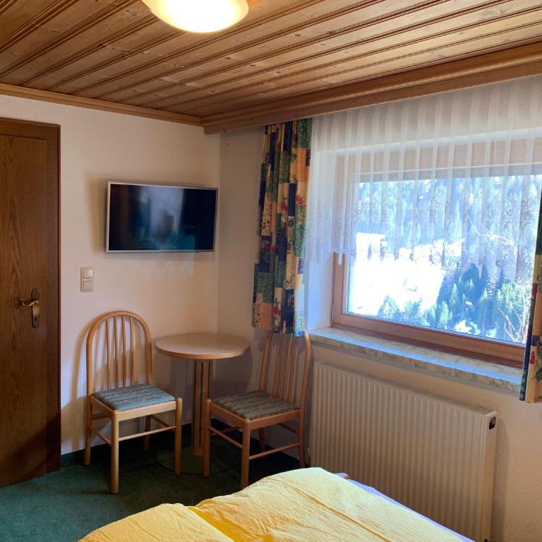 Apart Bella Vista - Wohnung und Garni - Apartment mit 2 Schlafzimmern und Bergblick - 3