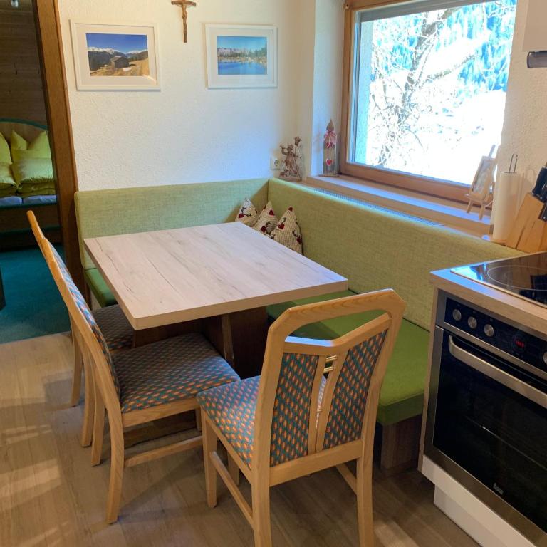 Apart Bella Vista - Wohnung und Garni - Apartment mit 2 Schlafzimmern und Bergblick - 8