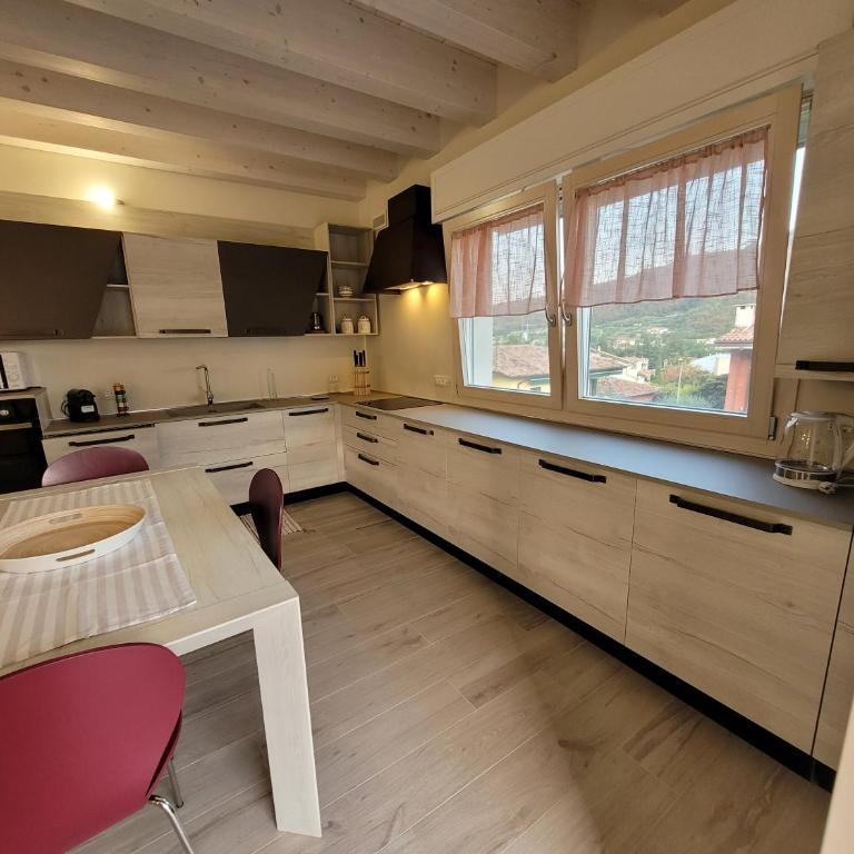 Garda view - Appartamento con solarium privato con vista lago - Appartamento con 2 Camere da Letto - 16