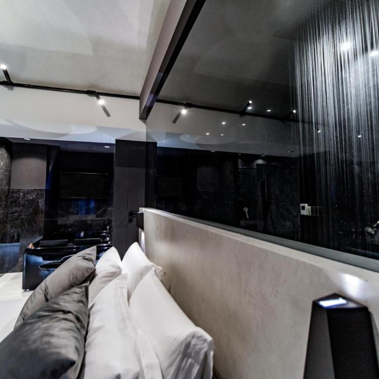 4 Suites " unconventional living rooms " - Queen Room with Spa Bath - 16
