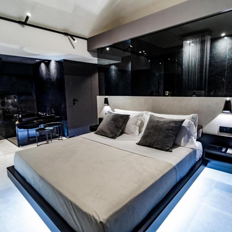 4 Suites " unconventional living rooms " - Queen Room with Spa Bath - 17