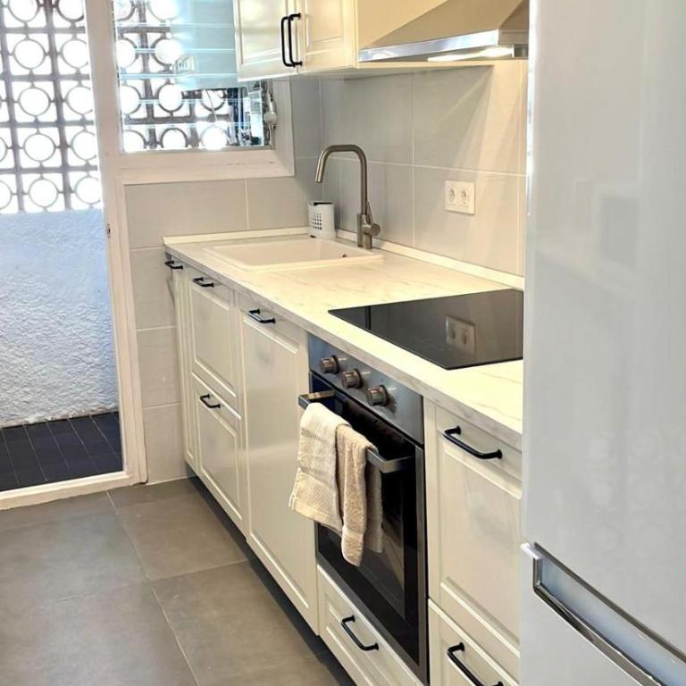 Modern apartment with parking 2 min from the beach - Apartamento de 3 dormitorios - 7