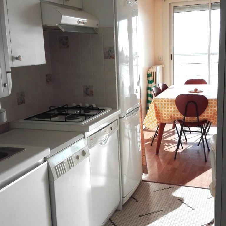 Studio Face Mer au Cœur des Sables d'Olonne - Balcon Sud, Équipé, 2 pers. - FR-1-331-218 - Apartment - 4
