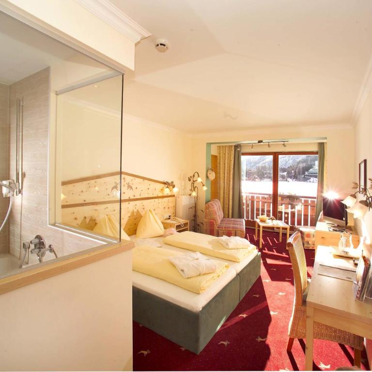 Seehotel Jägerwirt - Doppelzimmer mit Balkon - 5