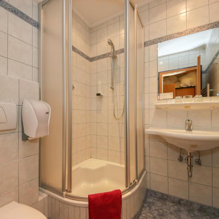 Landgasthof Franz Josef - Standard Twin Room with Sofa - 3