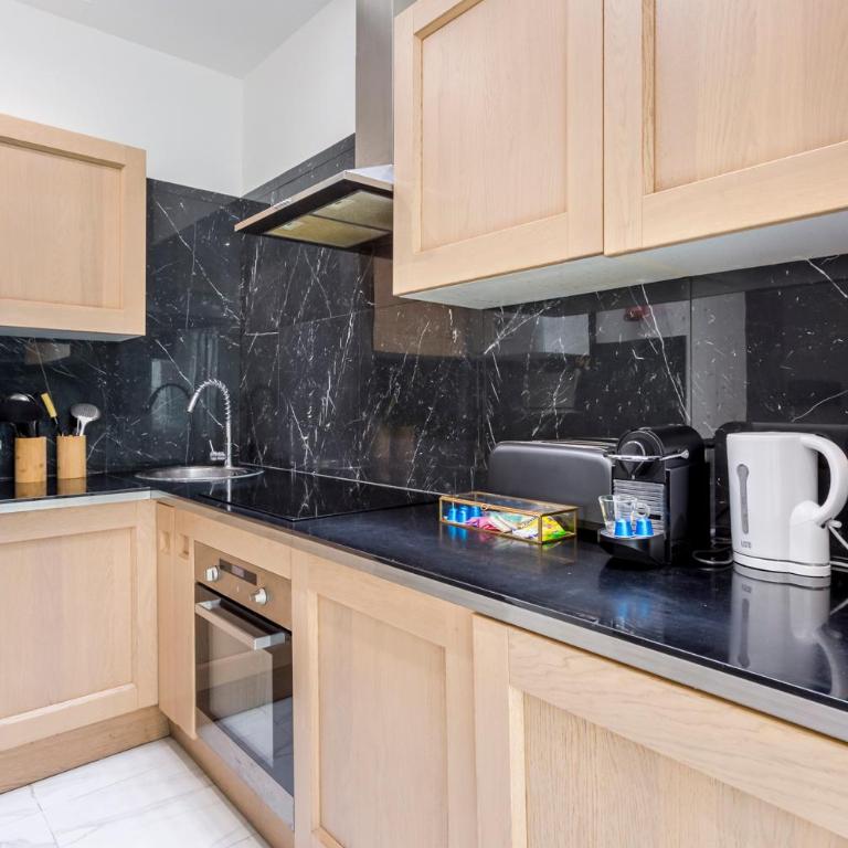180 Suite Eden, Luxury APT at Sacré Coeur - Appartement - 12