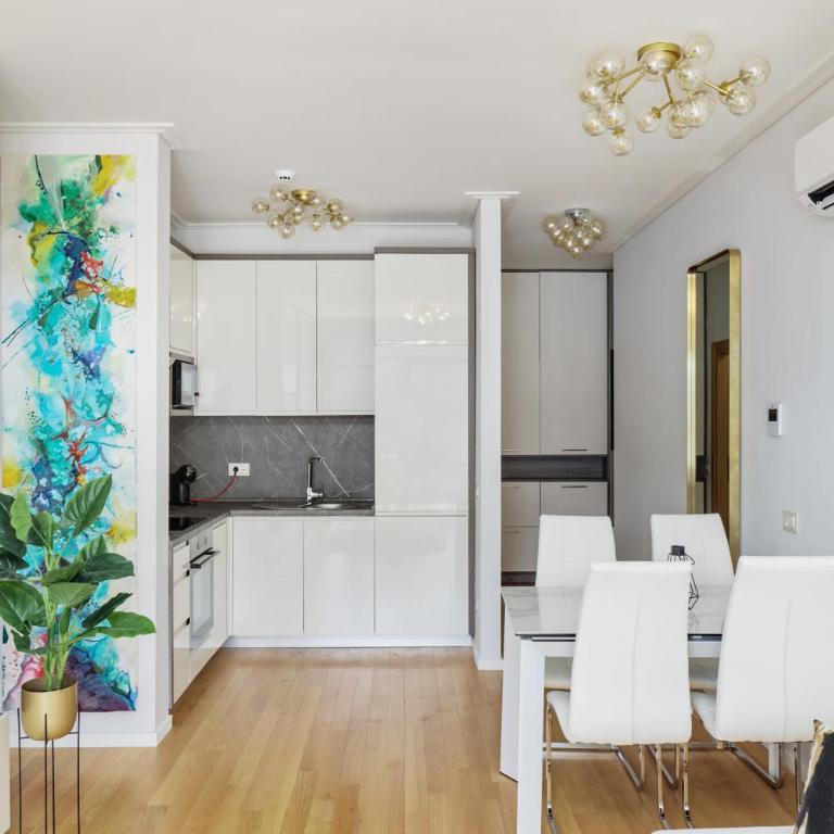 Apartment 13 With Amazing Sea View - Two-Bedroom Apartment with Sea View - 12
