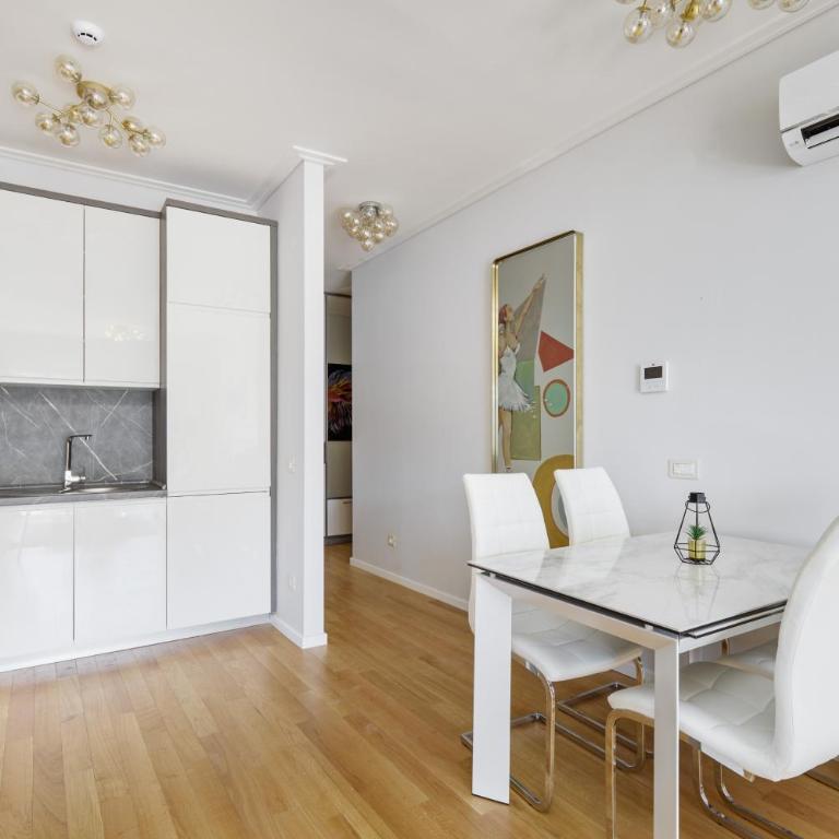 Apartment 13 With Amazing Sea View - Two-Bedroom Apartment with Sea View - 11