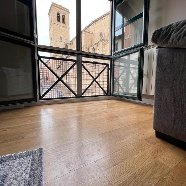 Santiago Tower Aire Ac casco antiguo By Apartamentos Logrono - Apartamento de 1 dormitorio - 17
