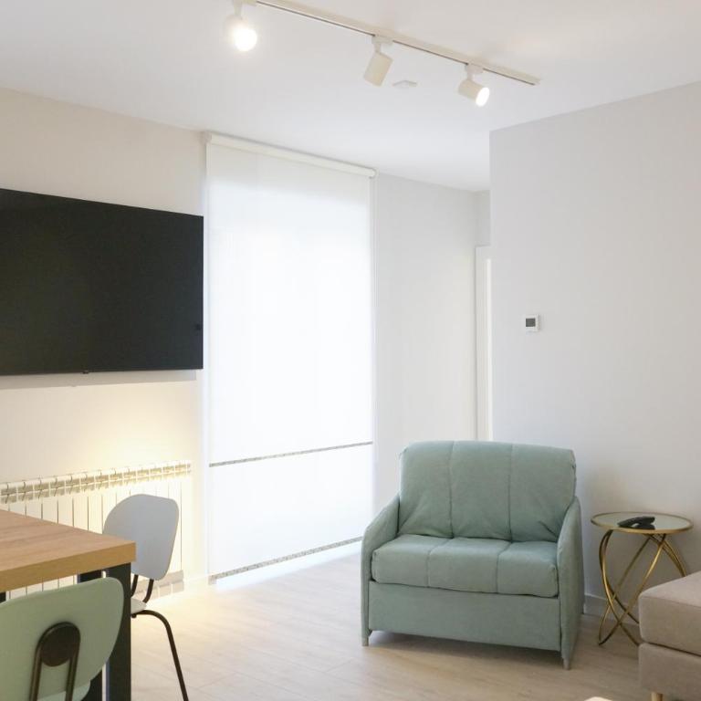 APARTAMENTOS LA FLORA BURGOS todos con aire acondicionado y ascensor - Apartamento de 1 dormitorio - 5
