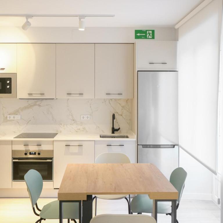 APARTAMENTOS LA FLORA BURGOS todos con aire acondicionado y ascensor - Apartamento de 1 dormitorio - 6