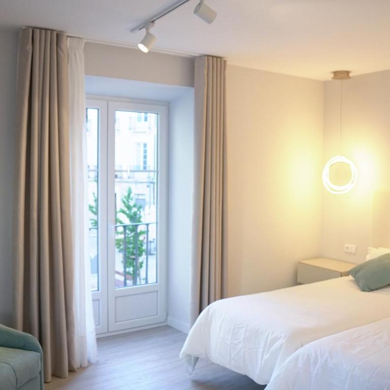 APARTAMENTOS LA FLORA BURGOS todos con aire acondicionado y ascensor - Apartamento de 1 dormitorio - 4