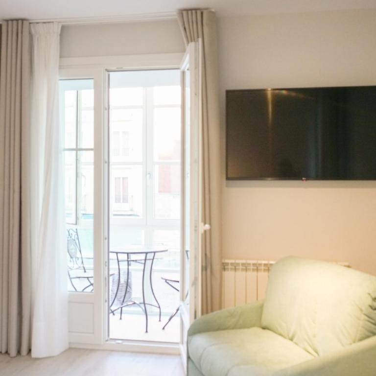 APARTAMENTOS LA FLORA BURGOS todos con aire acondicionado y ascensor - Apartamento de 1 dormitorio - 3