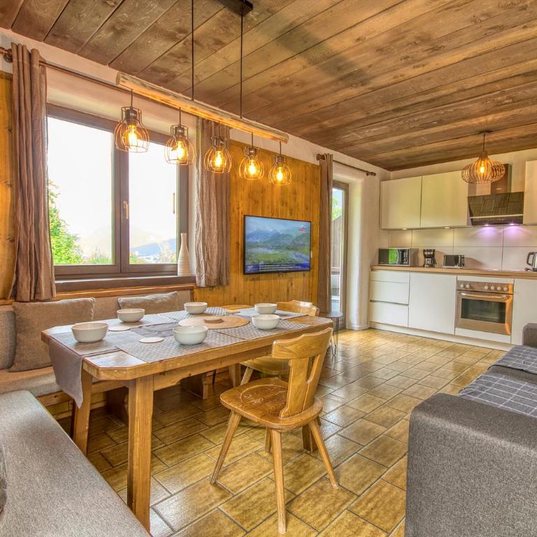 Haus Kitzsteinhorn 6 - by Alpen Apartments - Apartment mit Blick auf die Berge - 1