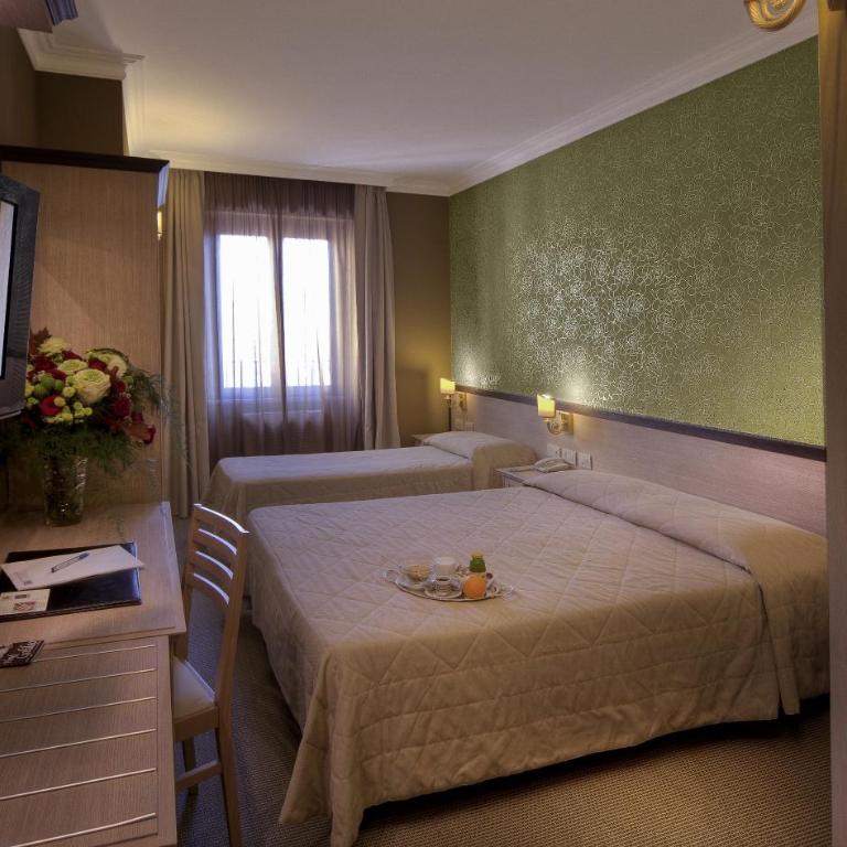 Hotel Galileo - Camera Tripla con Doccia - 2