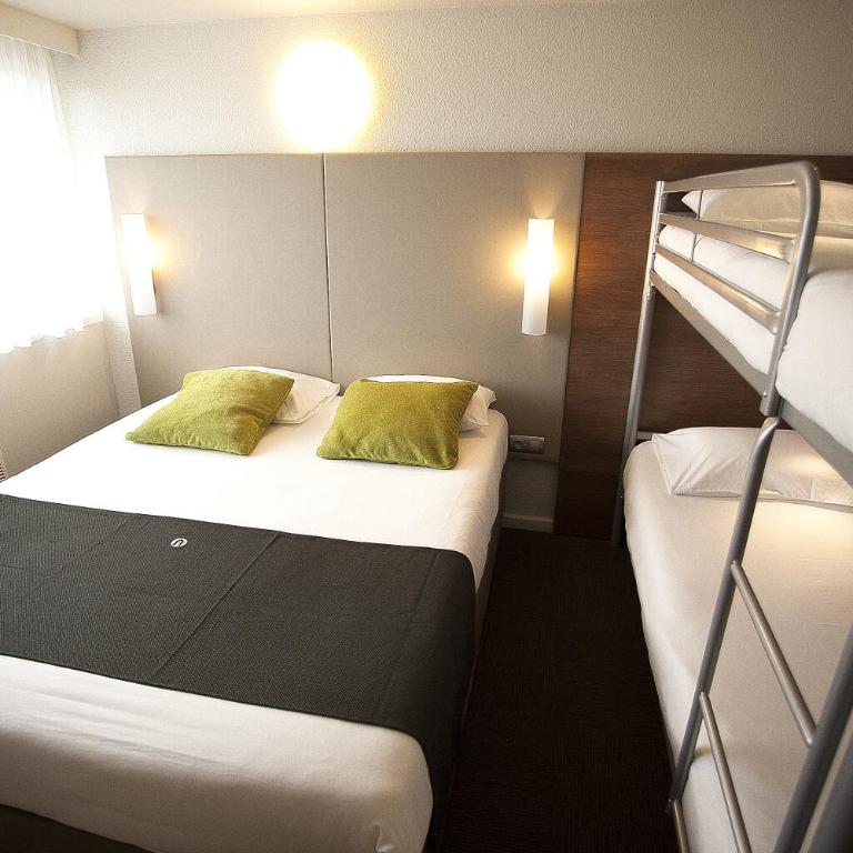 Campanile Bourges Nord - Saint-Doulchard - Chambre Quadruple Standard - 4