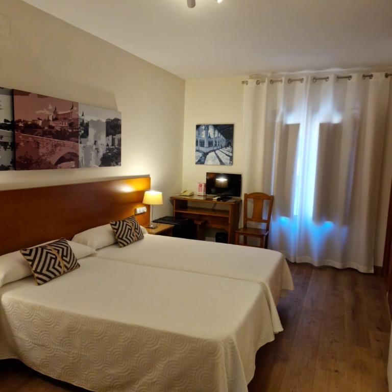 Hostal Santo Tomé - Habitación Doble - 1 o 2 camas - 7