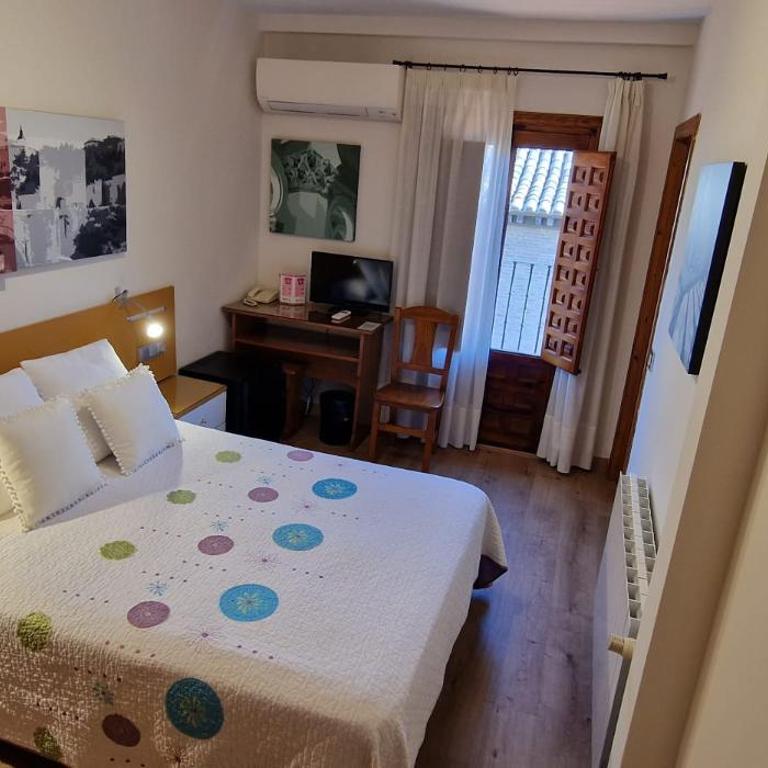 Hostal Santo Tomé - Habitación Doble - 1 o 2 camas - 8