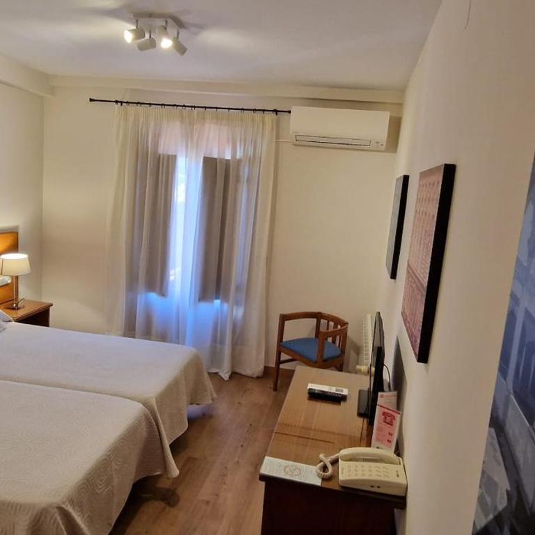 Hostal Santo Tomé - Habitación Doble - 1 o 2 camas - 9