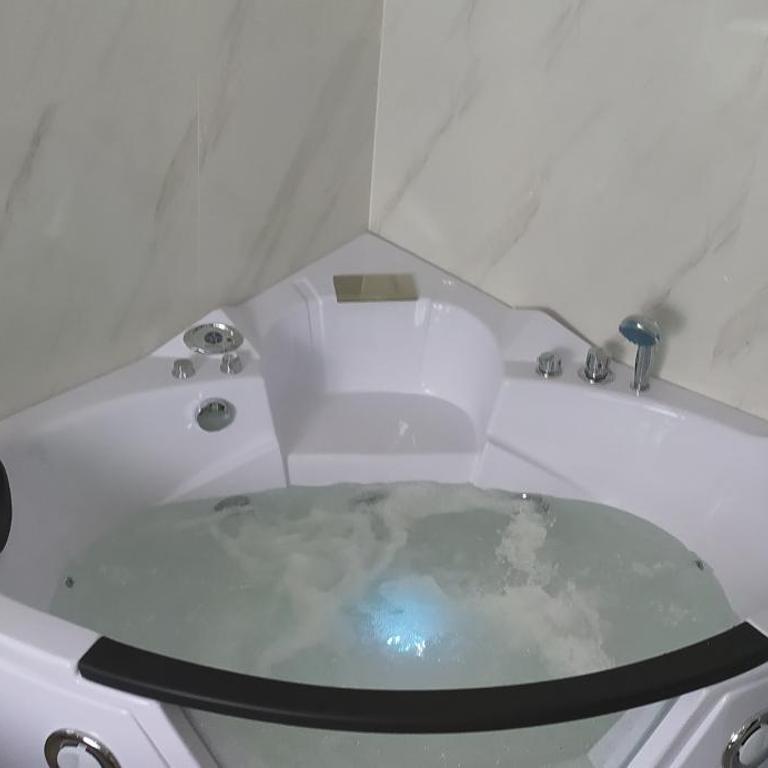 Ecusuites Riverfront One Vista al Río Jacuzzi Hidro - Apartamento de 1 dormitorio - 12