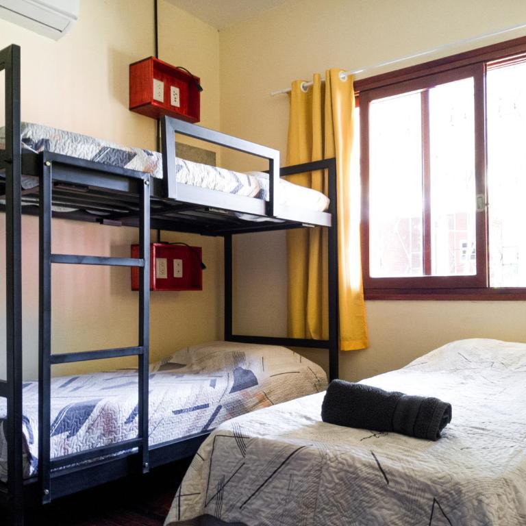 Steve's House Iguazu Av Cordoba 264 - Cama en habitación compartida con 4 camas - 1