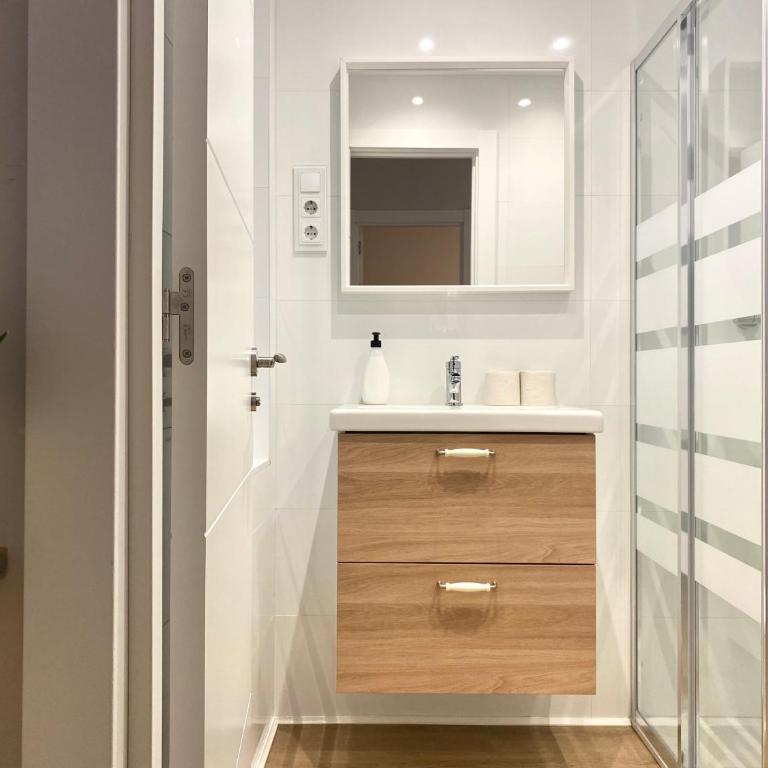 Precioso apartamento junto a Casco Viejo - Two-Bedroom Apartment - 14