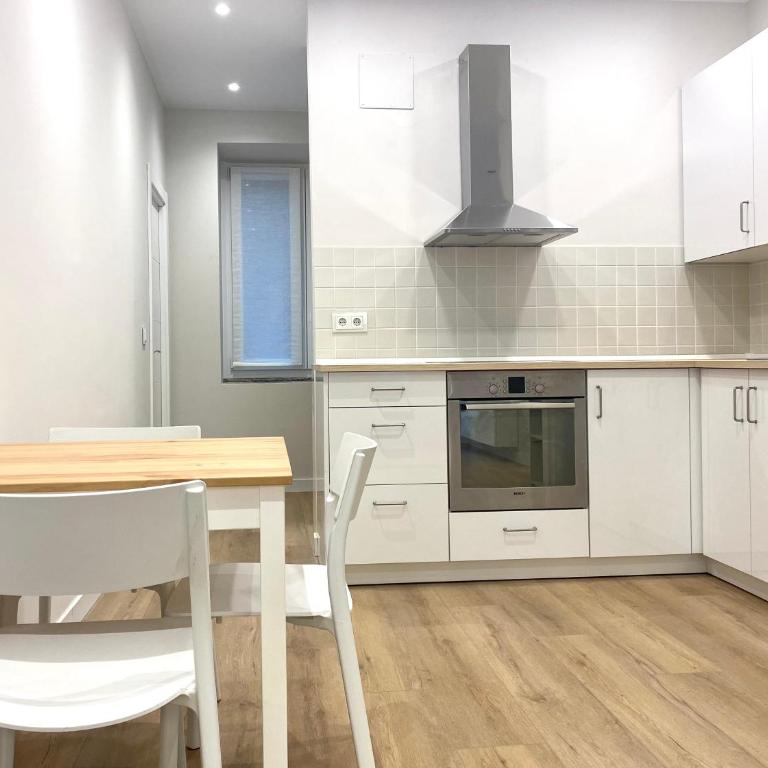 Precioso apartamento junto a Casco Viejo - Two-Bedroom Apartment - 6