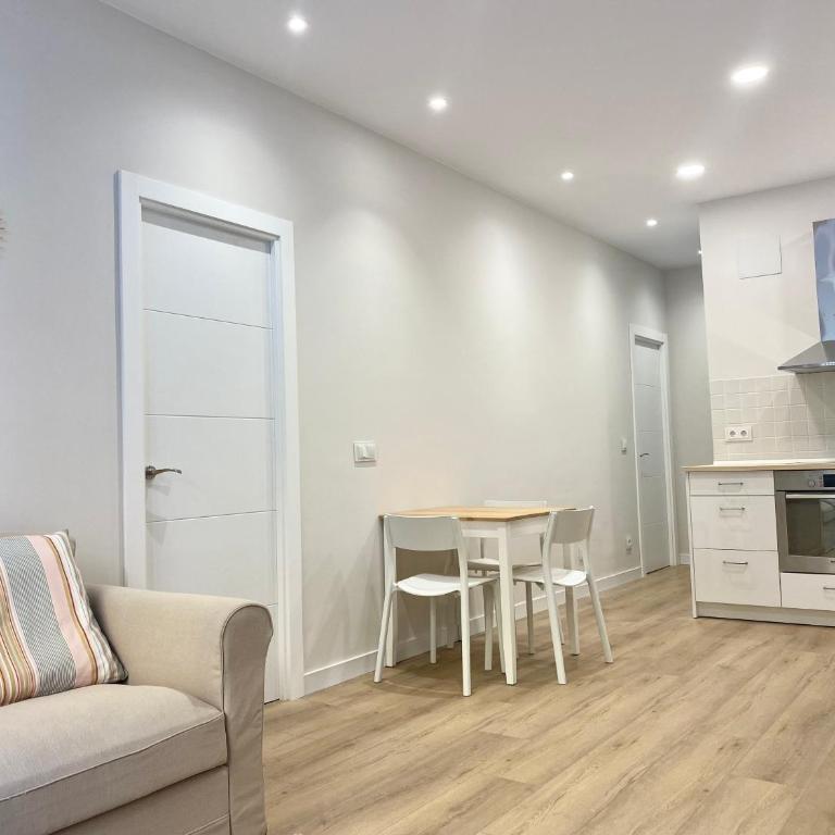 Precioso apartamento junto a Casco Viejo - Two-Bedroom Apartment - 5