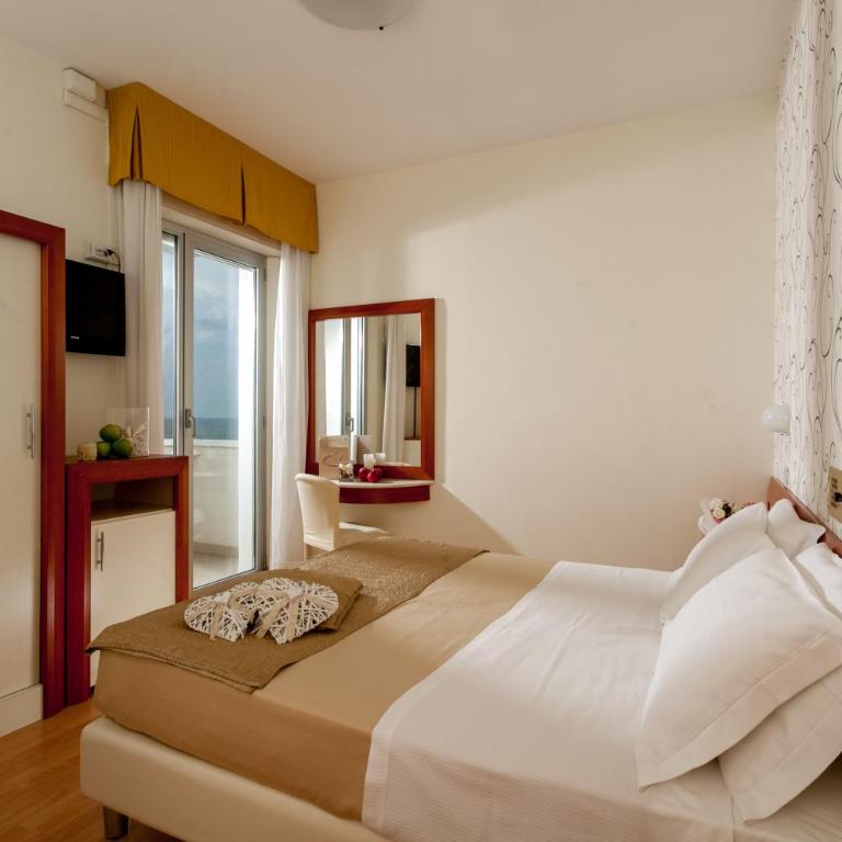 Hotel Aristeo Rimini fronte mare - Camera Matrimoniale Classic con Vista Mare - 2