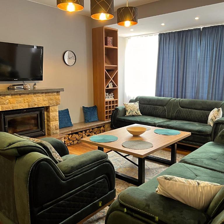 Astoria M&S - One-Bedroom Apartment - 9