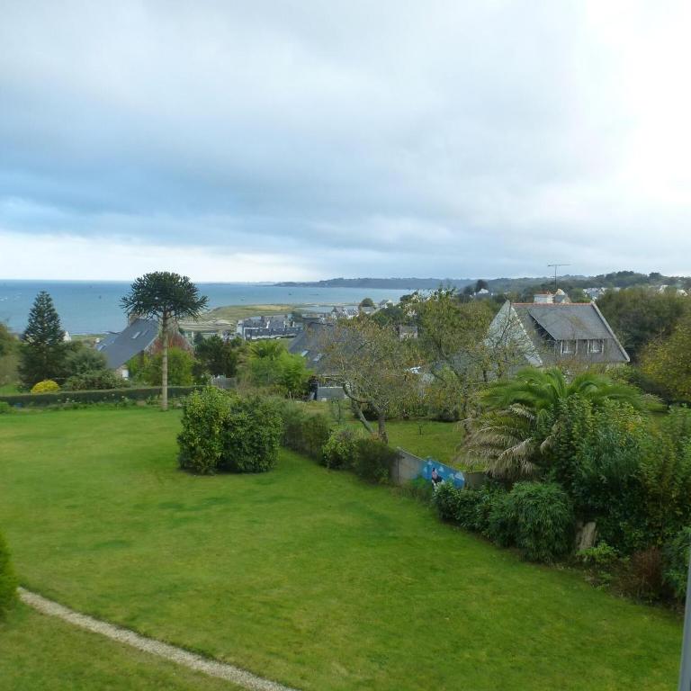Holiday Home in Perros-Guirec near Beaches - Casa Vacanze con 4 Camere da Letto - 5