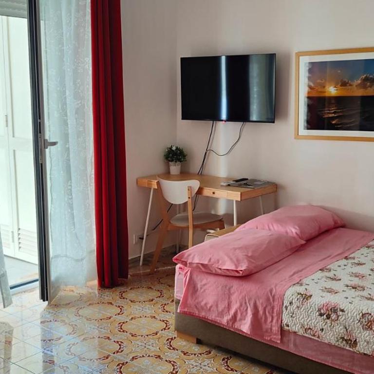 Gaeta Holidays - Camera Familiare con Balcone e Bagno Privato Esterno - 31
