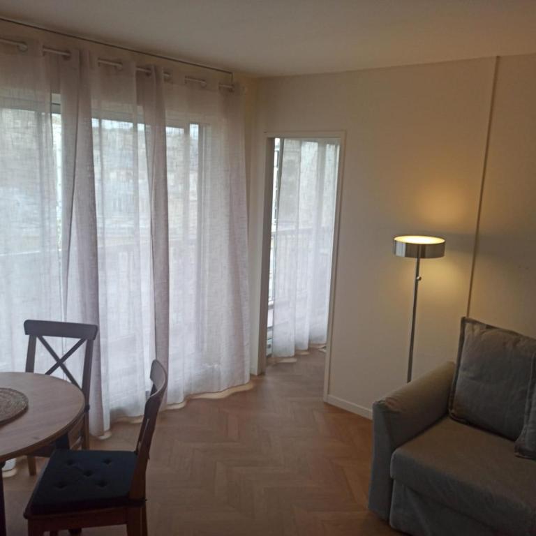Paris 2 pièces rénové - Appartement 1 Chambre - 5
