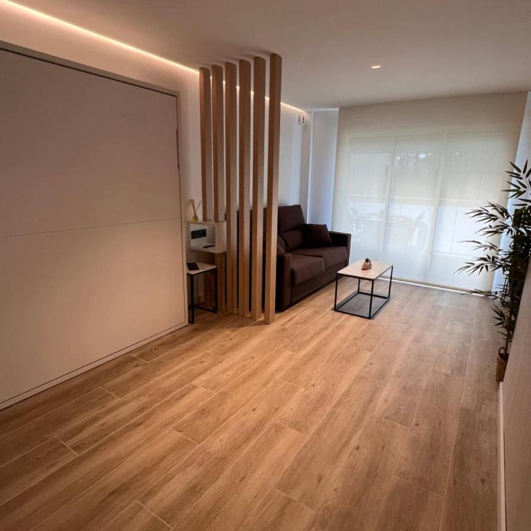 Cap Salou Apolo - Estudio con cama extragrande y sofá cama - 3
