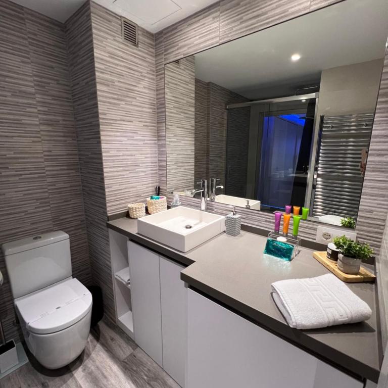 Cap Salou Zeus - Estudio con cama extragrande y sofá cama - 13